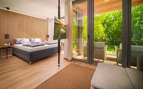 Chalets Franciska Major, Pro Village
